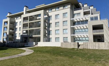 Departamento en Alquiler- Al Golf 19 PAR PB D- Costa Esmeralda - Galería con cerramiento