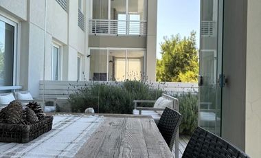 Departamento en Alquiler- Al Golf 19 PAR PB D- Costa Esmeralda - Galería con cerramiento