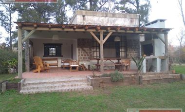 Alquiler Semanal   Unica casa a orillas del arroyo gran parque , amoblada, parrilla fogon galeria  s/ predio de 3000 m2