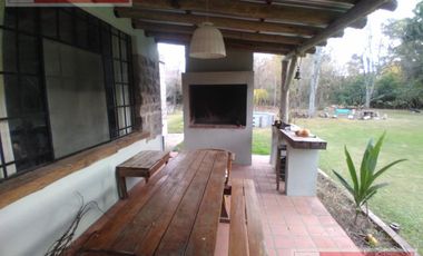 Alquiler Semanal   Unica casa a orillas del arroyo gran parque , amoblada, parrilla fogon galeria  s/ predio de 3000 m2