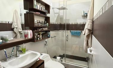 Se vende cómodo departamento en primer piso en Kennedy Norte