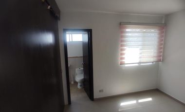 Venta de departamento frente al río en urbanización cerrada