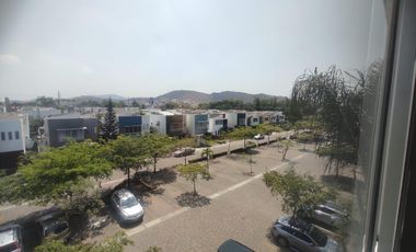 Venta de departamento frente al río en urbanización cerrada