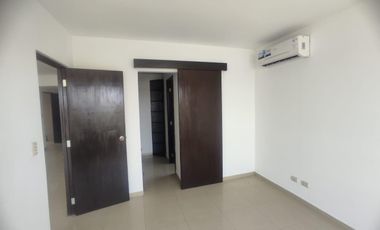 Venta de departamento frente al río en urbanización cerrada