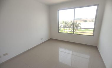 Venta de departamento frente al río en urbanización cerrada