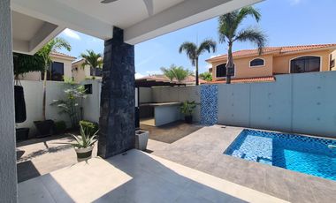 Venta de villa en km 7 vìa Samborondon