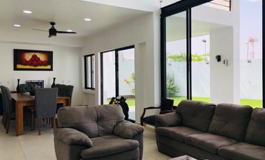 CASA EN VENTA EN EL CENTRO DE OAXTEPEC, YAUTEPEC, MORELOS.