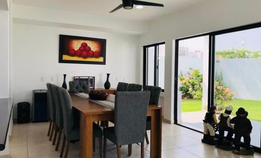 CASA EN VENTA EN EL CENTRO DE OAXTEPEC, YAUTEPEC, MORELOS.