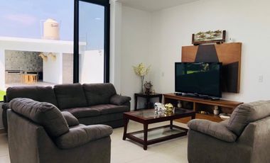 CASA EN VENTA EN EL CENTRO DE OAXTEPEC, YAUTEPEC, MORELOS.