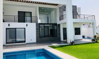 CASA EN VENTA EN EL CENTRO DE OAXTEPEC, YAUTEPEC, MORELOS.