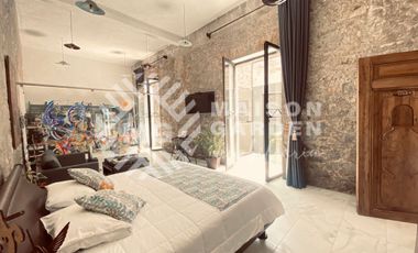 Venta o Renta de  Casa en Barrio de Analco con Diseño Vanguardista