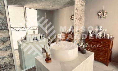 Venta o Renta de  Casa en Barrio de Analco con Diseño Vanguardista