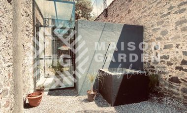 Venta o Renta de  Casa en Barrio de Analco con Diseño Vanguardista