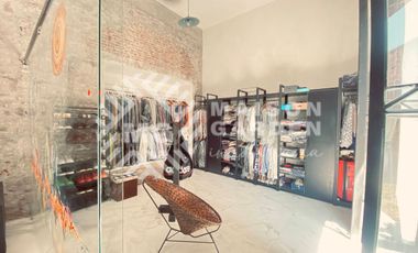 Venta o Renta de  Casa en Barrio de Analco con Diseño Vanguardista