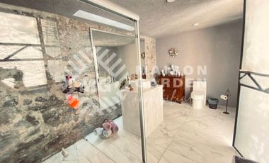 Venta o Renta de  Casa en Barrio de Analco con Diseño Vanguardista