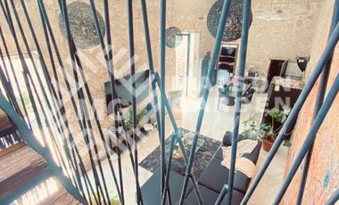 Venta o Renta de  Casa en Barrio de Analco con Diseño Vanguardista