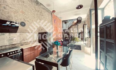 Venta o Renta de  Casa en Barrio de Analco con Diseño Vanguardista