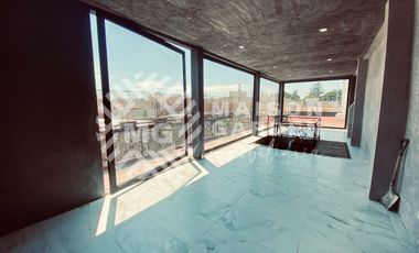 Venta o Renta de  Casa en Barrio de Analco con Diseño Vanguardista