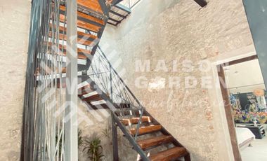 Venta o Renta de  Casa en Barrio de Analco con Diseño Vanguardista