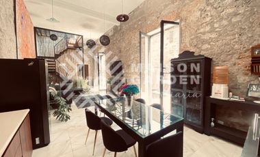 Venta o Renta de  Casa en Barrio de Analco con Diseño Vanguardista