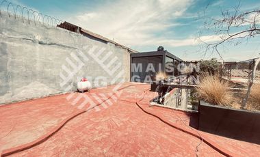 Venta o Renta de  Casa en Barrio de Analco con Diseño Vanguardista