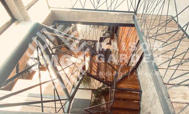 Venta o Renta de  Casa en Barrio de Analco con Diseño Vanguardista