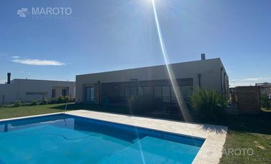 Casa en venta con renta en Barrio San Sebastian - Escobar - MAROTO PROPIEDADES