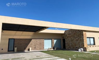 Casa en venta con renta en Barrio San Sebastian - Escobar - MAROTO PROPIEDADES