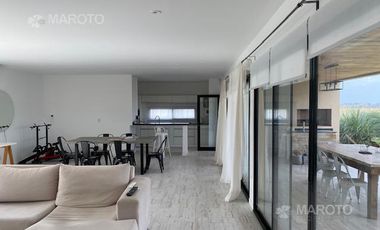 Casa en venta con renta en Barrio San Sebastian - Escobar - MAROTO PROPIEDADES