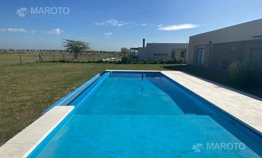 Casa en venta con renta en Barrio San Sebastian - Escobar - MAROTO PROPIEDADES