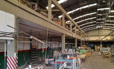 Nave industrial en venta en La Tablada.