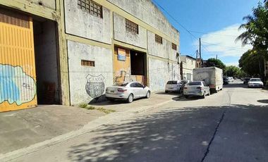 Nave industrial en venta en La Tablada.