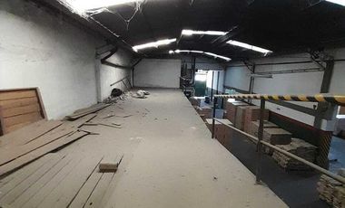 Nave industrial en venta en La Tablada.