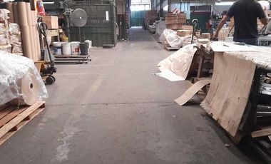 Nave industrial en venta en La Tablada.