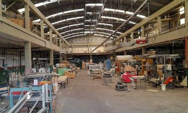 Nave industrial en venta en La Tablada.