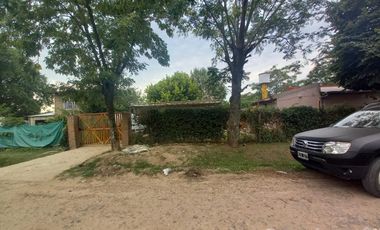 VENTA - CASA Y DEPTO EN ZELAYA CENTRO