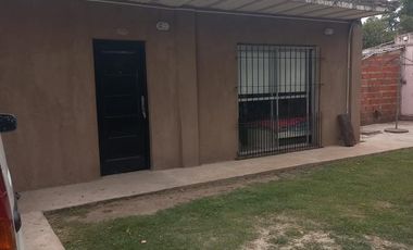 VENTA - CASA Y DEPTO EN ZELAYA CENTRO