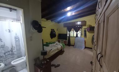 VENTA - CASA Y DEPTO EN ZELAYA CENTRO