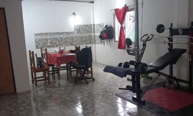 VENTA - CASA Y DEPTO EN ZELAYA CENTRO