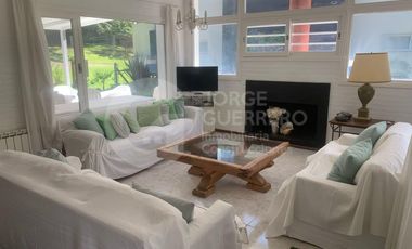 Casa en Carilo