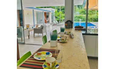 Maat Vende Casa  en Condominio-Villeta 1.590m2 $1.500Millones