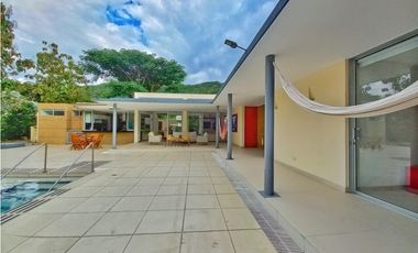 Maat Vende Casa  en Condominio-Villeta 1.590m2 $1.500Millones