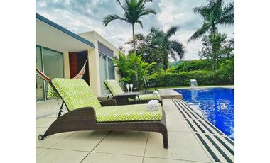 Maat Vende Casa  en Condominio-Villeta 1.590m2 $1.500Millones