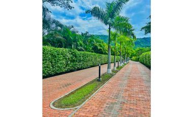 Maat Vende Casa  en Condominio-Villeta 1.590m2 $1.500Millones