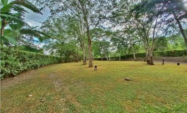 Maat Vende Casa  en Condominio-Villeta 1.590m2 $1.500Millones