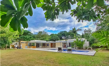 Maat Vende Casa  en Condominio-Villeta 1.590m2 $1.500Millones