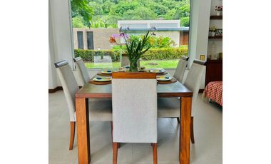 Maat Vende Casa  en Condominio-Villeta 1.590m2 $1.500Millones