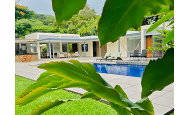 Maat Vende Casa  en Condominio-Villeta 1.590m2 $1.500Millones