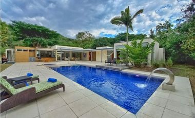 Maat Vende Casa  en Condominio-Villeta 1.590m2 $1.500Millones