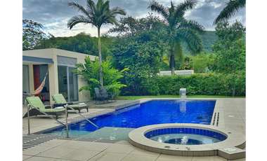 Maat Vende Casa  en Condominio-Villeta 1.590m2 $1.500Millones